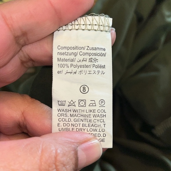 Romwe Women's multi T-shirt size Small - Picture 6 of 6